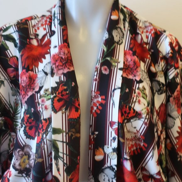 BLACK CORAL WHT/MULTI FLORAL OPEN TOP W/WIDE SLEEVES ONE SIZE* - Picture 4 of 8